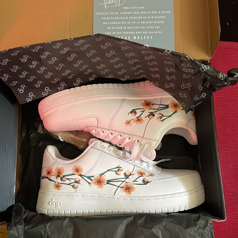 BRAND NEW never used. A Christmas gift but it didn’t fit. Wasn’t able to return